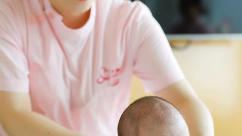成都育婴师收费标准主要包括以下几个方面：